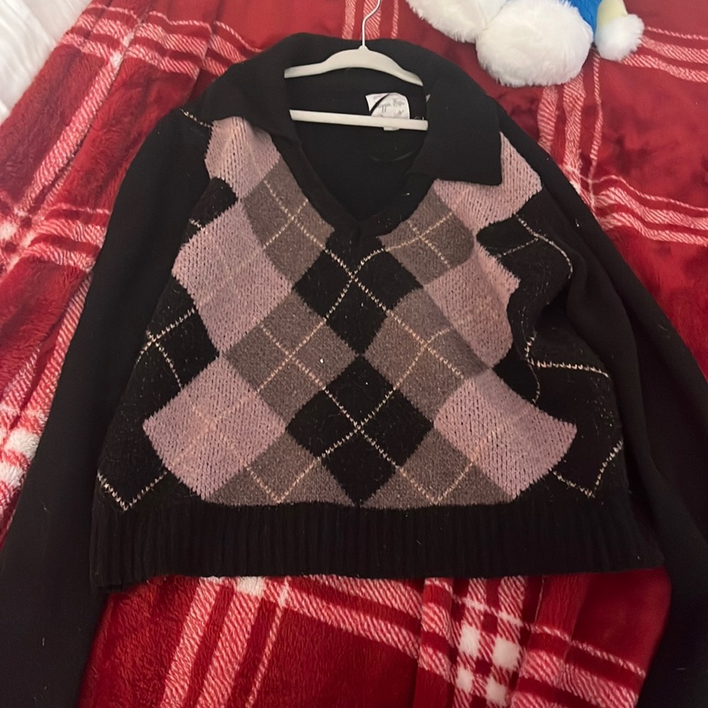 Black & pink cute sweater